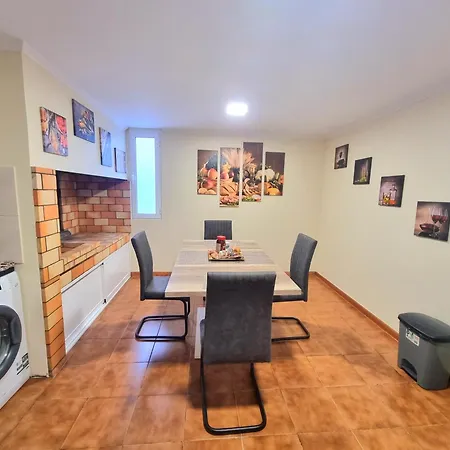 Near Levadas And Pico Ruivo, Santana Madeira Getaway With Terrace Views Santana (Madeira)