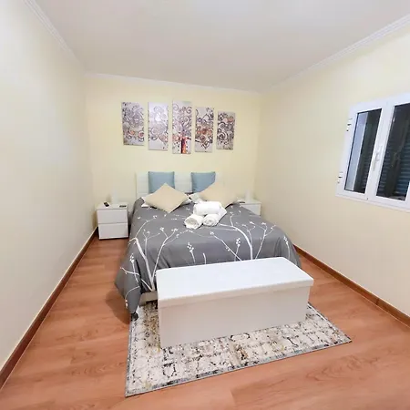 Near Levadas And Pico Ruivo, Santana Madeira Getaway With Terrace Views Holiday home Santana (Madeira)