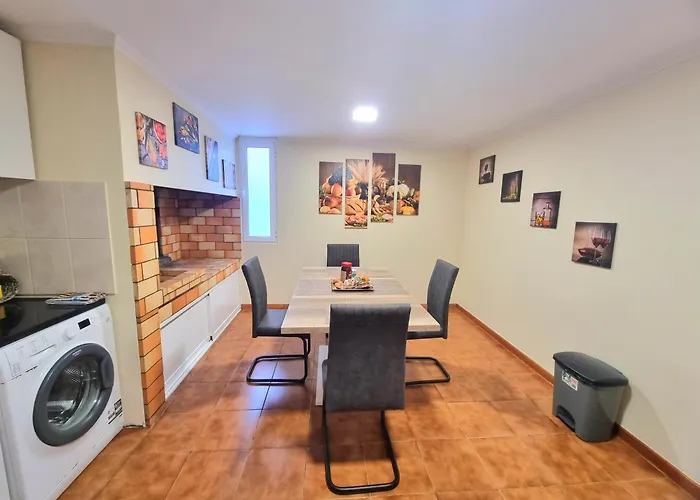 Near Levadas And Pico Ruivo, Madeira Getaway With Terrace Views 桑塔纳