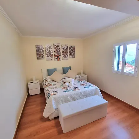 Santana Escape With Terrace Views, Near Levadas And Pico Ruivo * Santana (Madeira)
