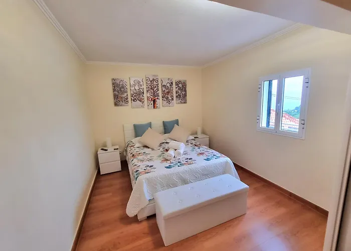 Near Levadas And Pico Ruivo, Madeira Getaway With Terrace Views * סנטנה